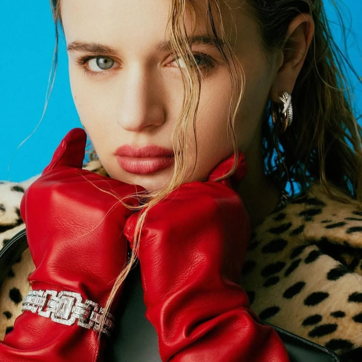Classic Runway Opera Glove